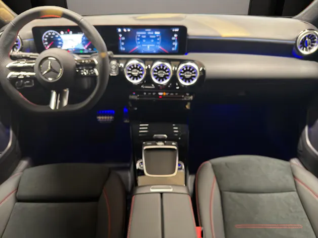 MERCEDES-BENZ A 220 4Matic 8G-DCT