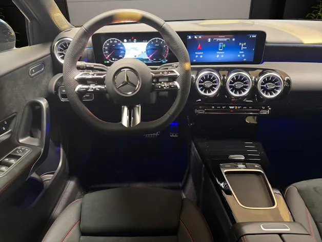 MERCEDES-BENZ A 220 4Matic 8G-DCT