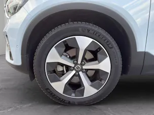 VOLVO XC40 2.0 B3 MH Plus Dark