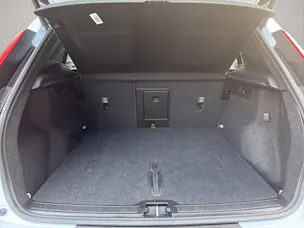 VOLVO XC40 2.0 B3 MH Plus Dark