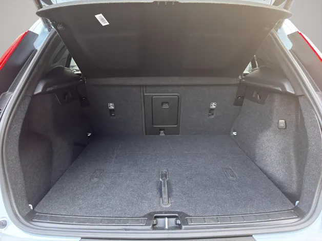 VOLVO XC40 2.0 B3 MH Plus Dark