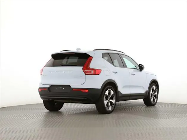 VOLVO XC40 2.0 B3 MH Plus Dark