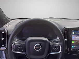 VOLVO XC40 2.0 B3 MH Plus Dark