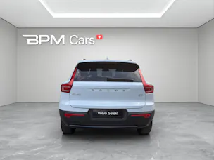 VOLVO XC40 2.0 B3 MH Plus Dark