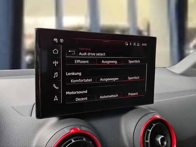 AUDI SQ2 TFSI quattro S-tronic Pfeilgrau Perleffekt
