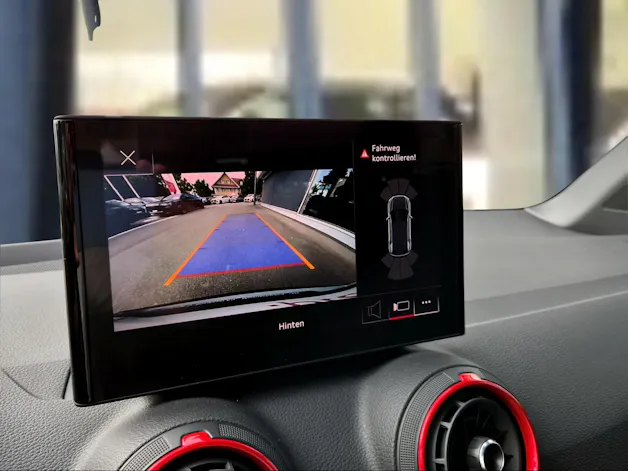 AUDI SQ2 TFSI quattro S-tronic Pfeilgrau Perleffekt