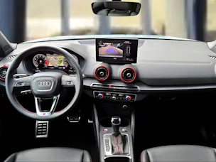 AUDI SQ2 TFSI quattro S-tronic Pfeilgrau Perleffekt