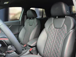 AUDI SQ2 TFSI quattro S-tronic Pfeilgrau Perleffekt