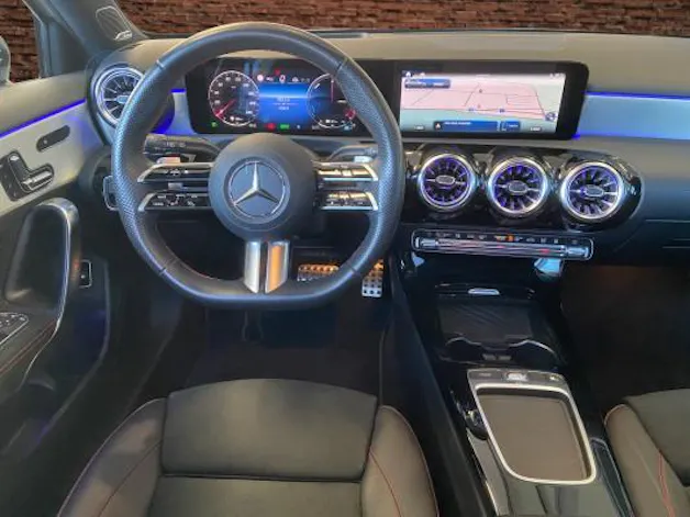 MERCEDES-BENZ A 250 e 8G-DCT