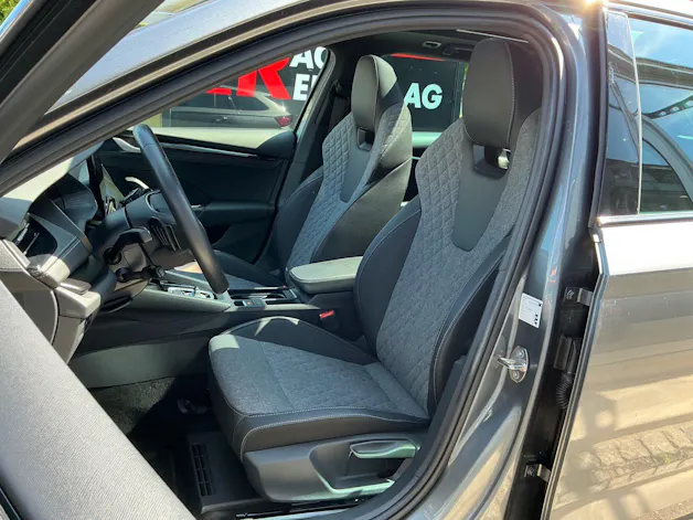 SKODA Octavia Combi 1.5 TSI mHEV 150PS Sportline *** PANORAMA - SCHIEBEDACH ***