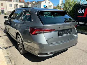 SKODA Octavia Combi 1.5 TSI mHEV 150PS Sportline *** PANORAMA - SCHIEBEDACH ***