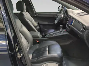 PORSCHE Macan PDK