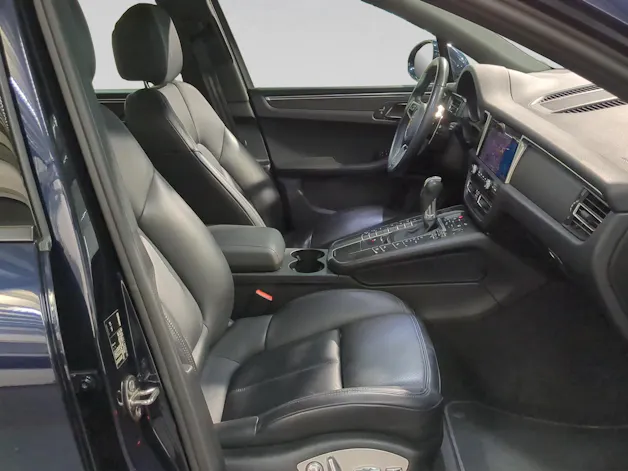 PORSCHE Macan PDK