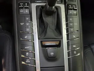 PORSCHE Macan PDK