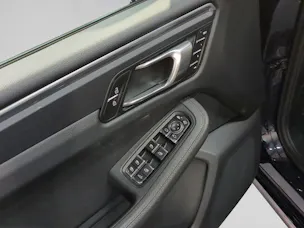 PORSCHE Macan PDK