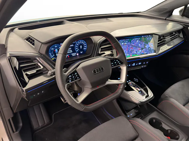 AUDI Q4 e-tron 45 Swiss Ski quattro