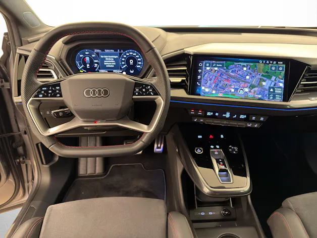 AUDI Q4 e-tron 45 Swiss Ski quattro
