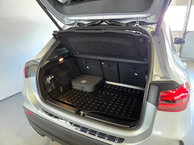 MERCEDES-BENZ GLA 250 e EQ Star AMG Line