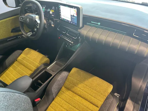 RENAULT R5 E-Tech Comfort Range 52 kWh Iconic Five