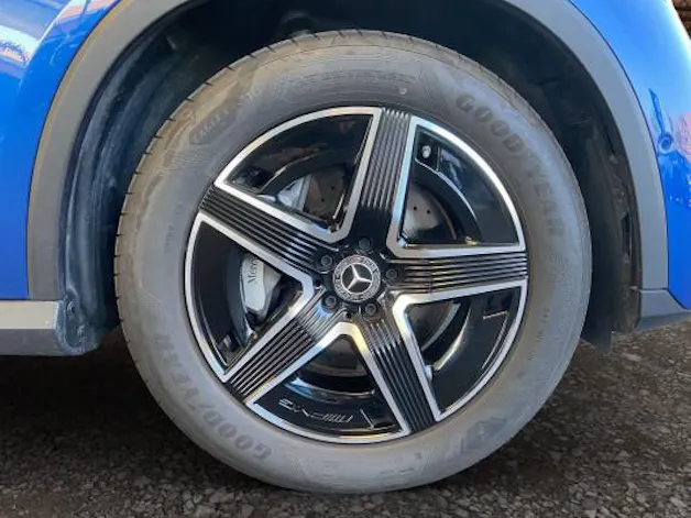 MERCEDES-BENZ GLC 220 d 4M 9G-Tronic