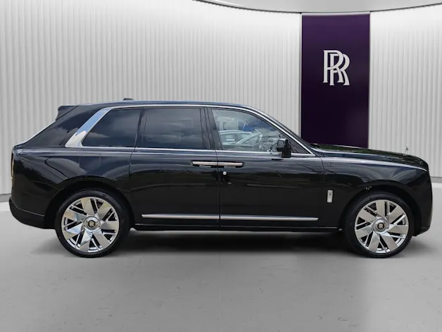 Rolls Royce ROLLS-ROYCE Cullinan Serie II - Neuwagen - CRYSTAL OVER BLACK