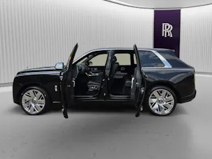 Rolls Royce ROLLS-ROYCE Cullinan Serie II - Neuwagen - CRYSTAL OVER BLACK