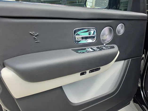 Rolls Royce ROLLS-ROYCE Cullinan Serie II - Neuwagen - CRYSTAL OVER BLACK