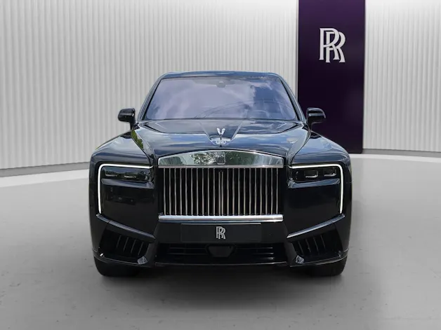 Rolls Royce ROLLS-ROYCE Cullinan Serie II - Neuwagen - CRYSTAL OVER BLACK