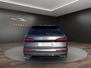 AUDI SQ7 TFSI quattro | CH | Audi Garantie 2027 | NP: 170K | 22" | Black Optik | Massage | Pano | 7Sitz |
