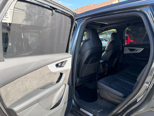 AUDI SQ7 TFSI quattro | CH | Audi Garantie 2027 | NP: 170K | 22" | Black Optik | Massage | Pano | 7Sitz |