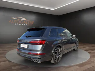 AUDI SQ7 TFSI quattro | CH | Audi Garantie 2027 | NP: 170K | 22" | Black Optik | Massage | Pano | 7Sitz |