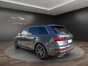 AUDI SQ7 TFSI quattro | CH | Audi Garantie 2027 | NP: 170K | 22" | Black Optik | Massage | Pano | 7Sitz |