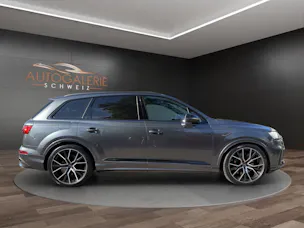 AUDI SQ7 TFSI quattro | CH | Audi Garantie 2027 | NP: 170K | 22" | Black Optik | Massage | Pano | 7Sitz |
