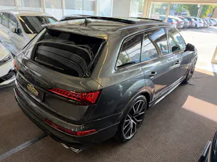 AUDI SQ7 TFSI quattro | CH | Audi Garantie 2027 | NP: 170K | 22" | Black Optik | Massage | Pano | 7Sitz |