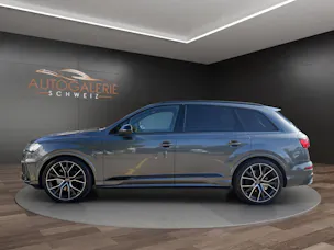 AUDI SQ7 TFSI quattro | CH | Audi Garantie 2027 | NP: 170K | 22" | Black Optik | Massage | Pano | 7Sitz |