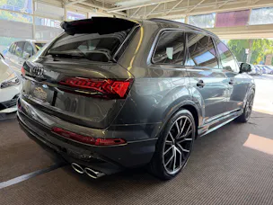 AUDI SQ7 TFSI quattro | CH | Audi Garantie 2027 | NP: 170K | 22" | Black Optik | Massage | Pano | 7Sitz |