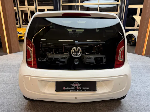 VW Up 1.0 MPI 75 Black / White ASG