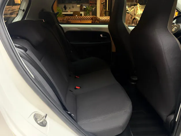VW Up 1.0 MPI 75 Black / White ASG