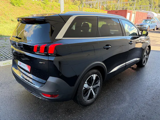 PEUGEOT 5008 2.0 BlueHDi 180 GT