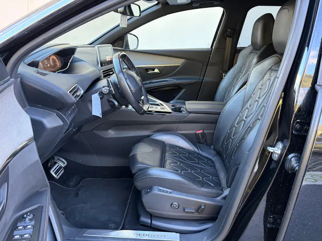 PEUGEOT 5008 2.0 BlueHDi 180 GT