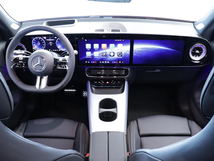 immagine del veicolo MERCEDES-BENZ GLB 220