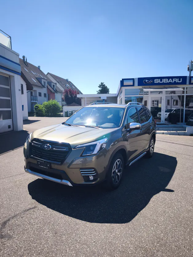 Subaru Forester Station 2.0i e-Boxer Swiss Plus