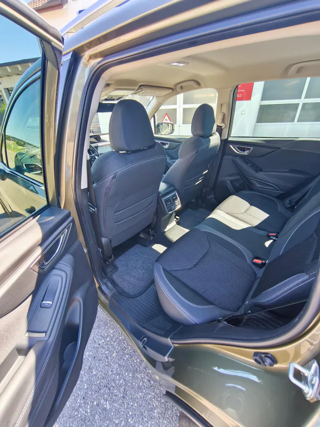 Subaru Forester Station 2.0i e-Boxer Swiss Plus
