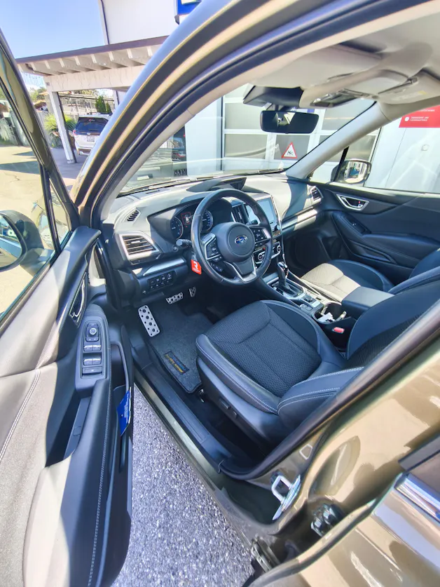 Subaru Forester Station 2.0i e-Boxer Swiss Plus