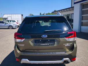 Subaru Forester Station 2.0i e-Boxer Swiss Plus