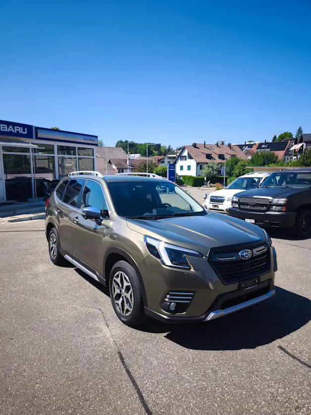 Subaru Forester Station 2.0i e-Boxer Swiss Plus