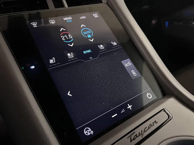 PORSCHE Taycan Turbo S