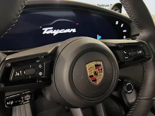 PORSCHE Taycan Turbo S