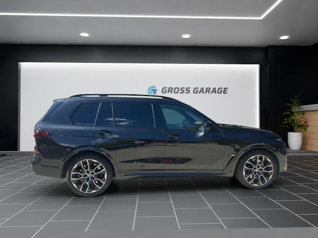 BMW X7 M60i