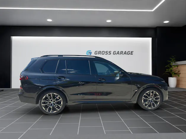 BMW X7 M60i